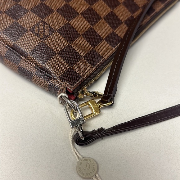 SOLD🔥🔥🔥AUTHENTIC Louis Vuitton Damier Ebene Pochette Crossbody Bag - Picture 6 of 16